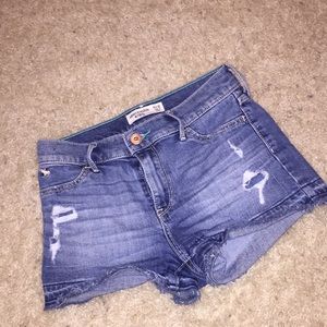 ripped jean shorts!!